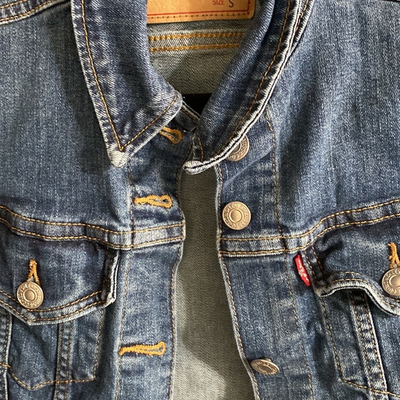 Levi’s Denim Jacket - Picture 2 of 3